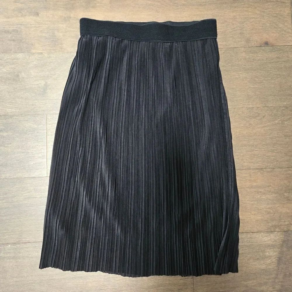 Jon & Anna midi skirt size L